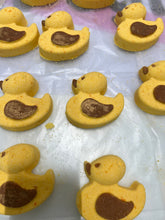 Load image into Gallery viewer, Quack-bath bomb- water