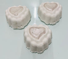 Load image into Gallery viewer, Stunning... -Bath bomb- water