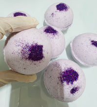 Load image into Gallery viewer, Jungle pop- bath bomb-water