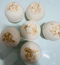 Load image into Gallery viewer, Hypnotic-bath bomb- water