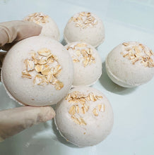 Load image into Gallery viewer, Hypnotic-bath bomb- water