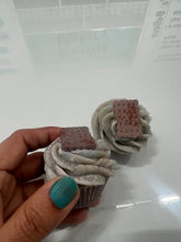 Load image into Gallery viewer, Yummy Banana- everyday soap- suds