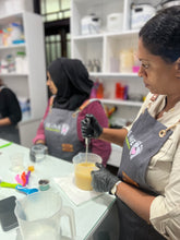 Load image into Gallery viewer, cold process Soap making - workshop
