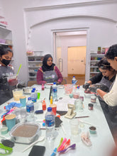 Load image into Gallery viewer, cold process Soap making - workshop