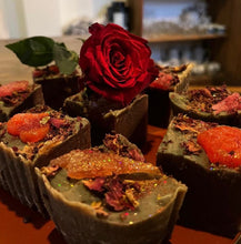 Load image into Gallery viewer, cold process Soap making - workshop