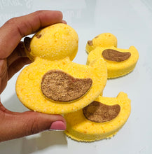 Load image into Gallery viewer, Quack-bath bomb- water
