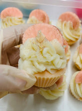 Load image into Gallery viewer, Cupcake soap- Bath chef-suds
