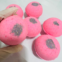 Load image into Gallery viewer, Pixie-bath bomb-water
