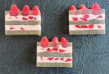 Load image into Gallery viewer, Chocolate Strawberry- luxury crystal soap-suds
