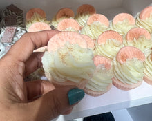 Load image into Gallery viewer, Cupcake soap- Bath chef-suds
